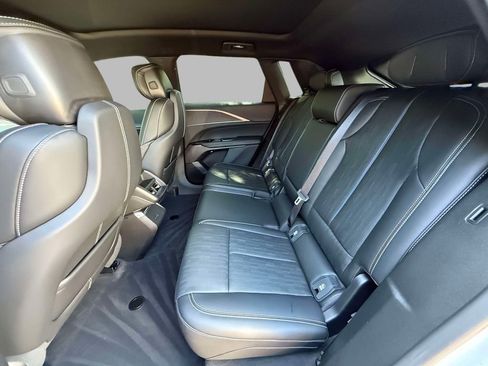 Used 2025 Cadillac Lyriq Luxury AWD/4WD image 19