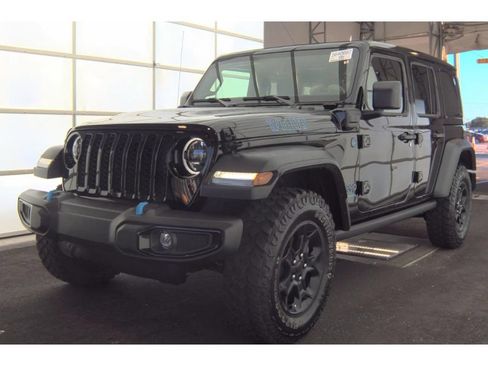 Used 2023 Jeep Wrangler Unlimited w/ Sun & Screen Package AWD/4WD image 1