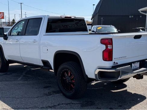 Used 2020 Chevrolet Silverado 3500 LT AWD/4WD image 3