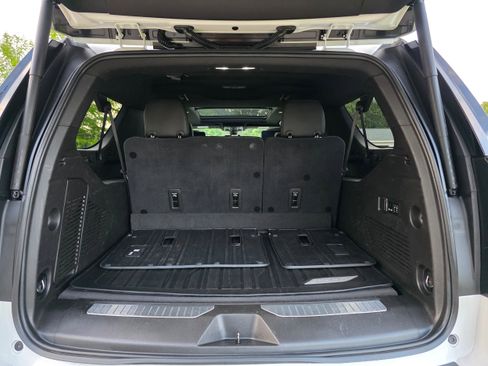 Used 2021 Chevrolet Suburban High Country AWD/4WD image 24