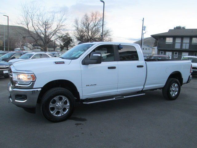 Used 2024 RAM 2500 Big Horn AWD/4WD image 3
