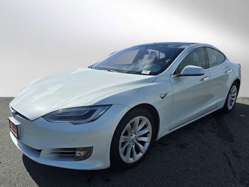 Used 2019 Tesla Model S Standard Range image 7