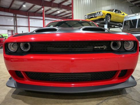 Used 2021 Dodge Challenger SRT Hellcat Redeye image 12