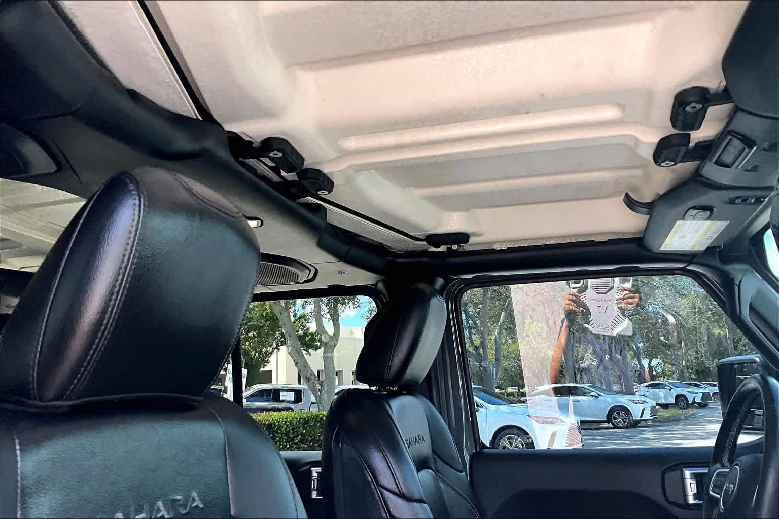 Used 2023 Jeep Wrangler Unlimited Sahara w/ Cold Weather Group AWD/4WD image 13
