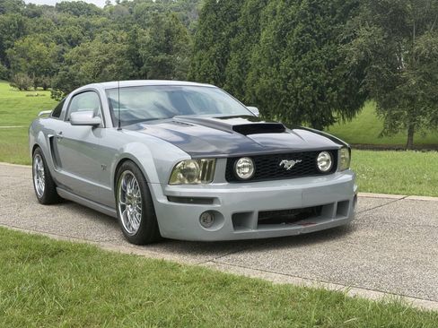 Used 2005 Ford Mustang GT Premium RWD image 17