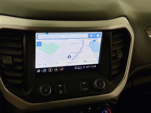 Used 2023 GMC Acadia SLT w/ Technology Package image 7