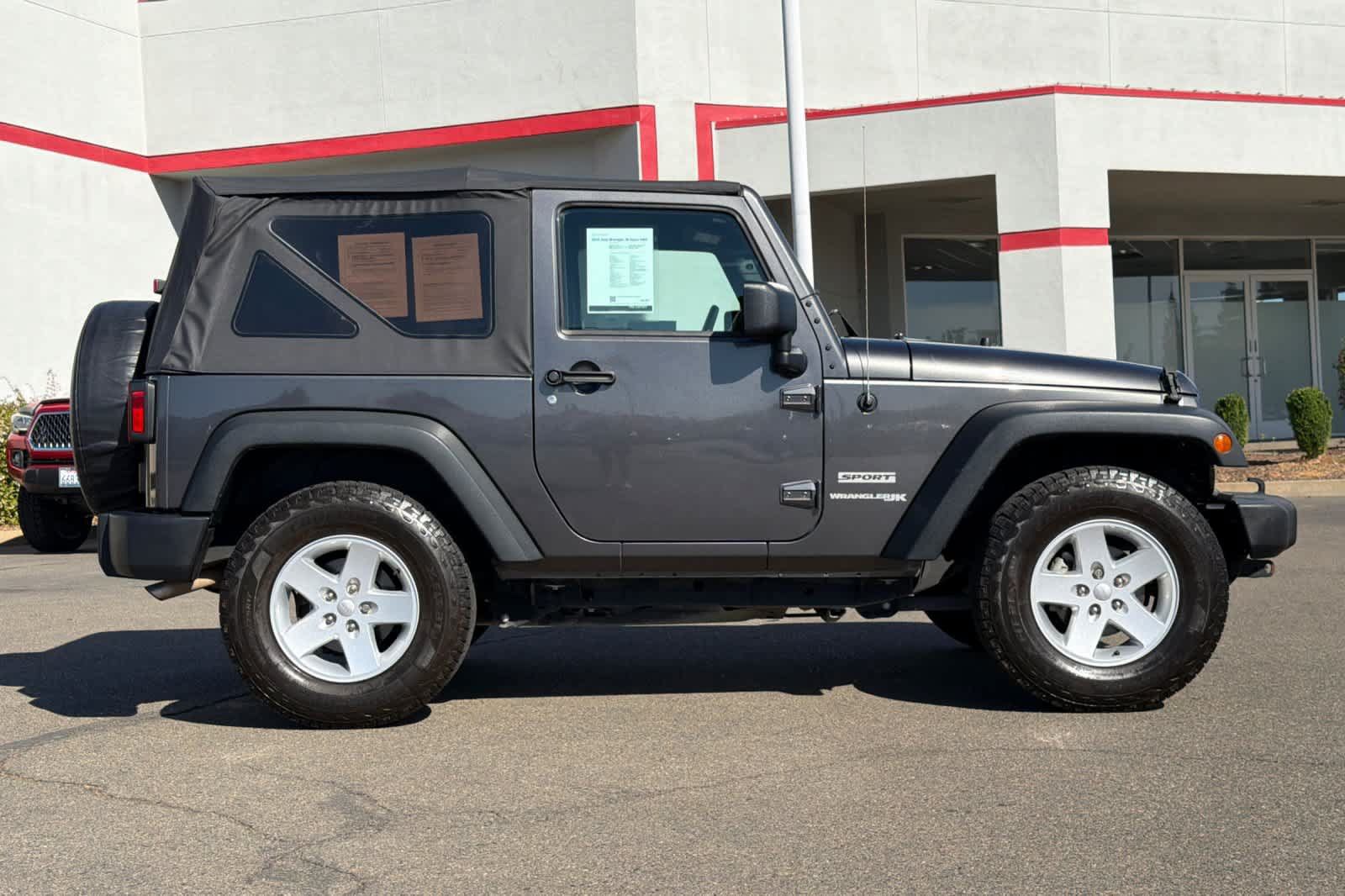Used 2018 Jeep Wrangler Sport AWD/4WD image 6
