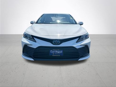 Used 2021 Toyota Camry LE FWD image 3