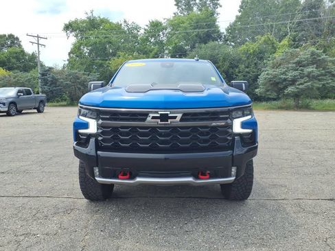 Used 2023 Chevrolet Silverado 1500 ZR2 w/ Technology Package AWD/4WD image 2