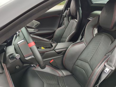 Used 2021 Chevrolet Corvette Stingray Premium Conv w/ Z51 Performance Package image 6