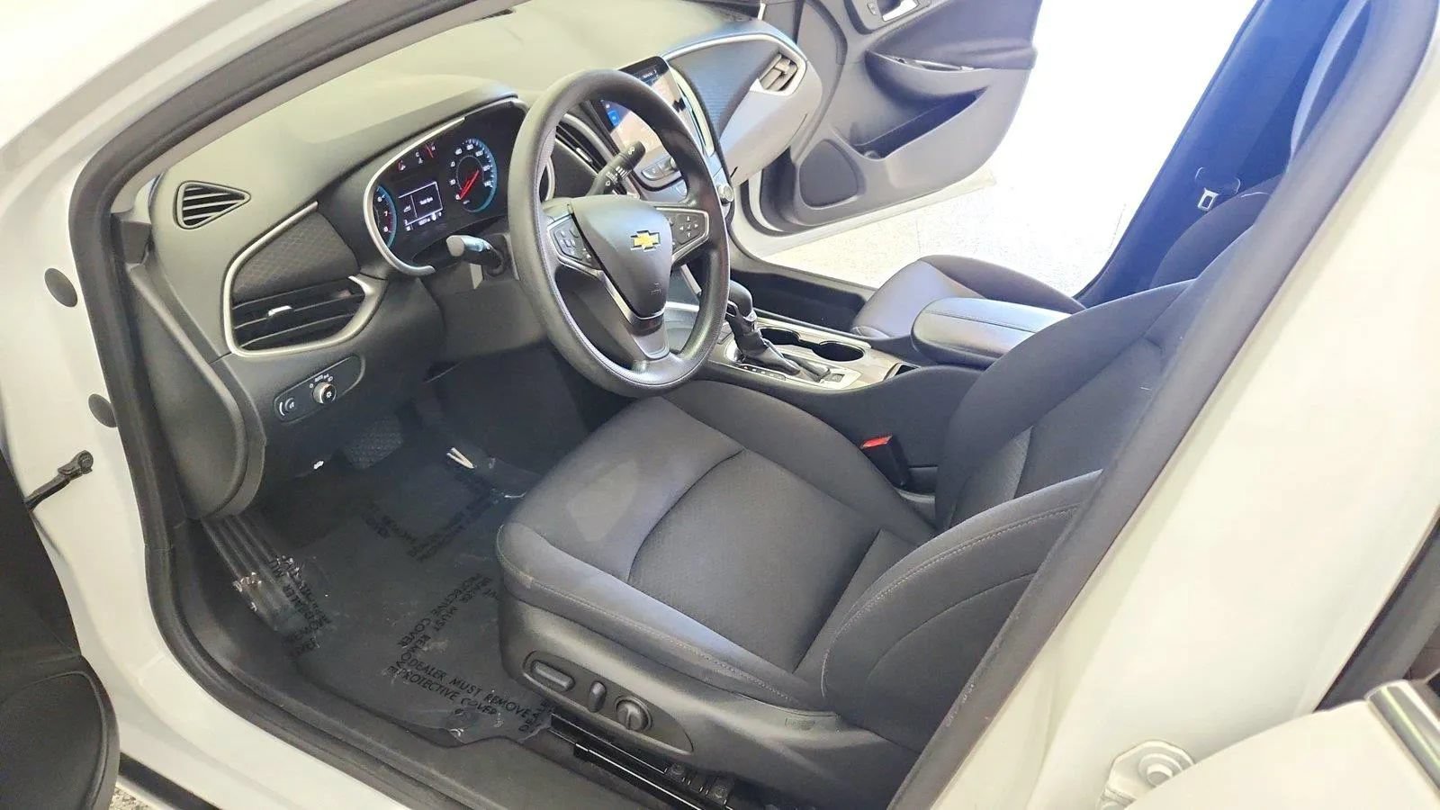 Used 2025 Chevrolet Malibu LT FWD image 14