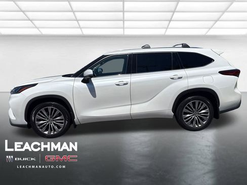 Used 2020 Toyota Highlander Platinum AWD/4WD image 7