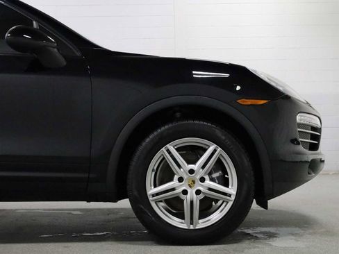 Used 2014 Porsche Cayenne Platinum Edition AWD/4WD image 11