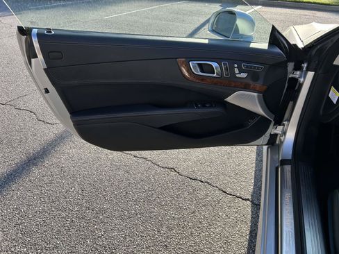 Used 2013 Mercedes-Benz SL 550 image 25
