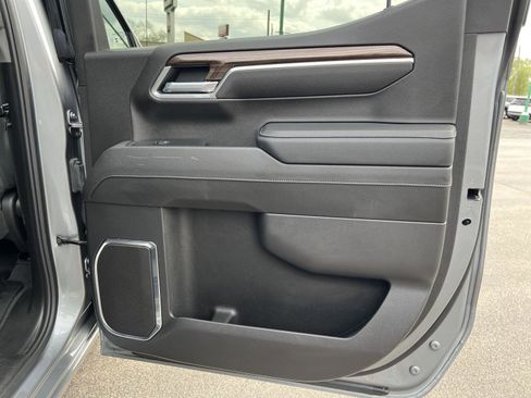 Used 2025 Chevrolet Silverado 1500 LT RWD image 17