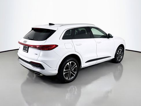 Certified 2025 Audi Q5 2.0T Premium Plus w/ Premium Plus image 9