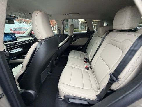 New 2026 Lincoln Corsair Premiere image 12