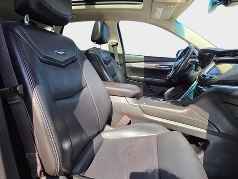 Used 2018 Cadillac XT5 Premium Luxury FWD image 12