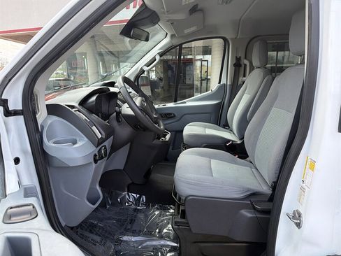 Used 2017 Ford Transit 350 XLT image 9