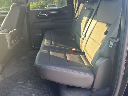 Used 2024 Chevrolet Silverado 1500 LT Trail Boss w/ Convenience Package II AWD/4WD image 10