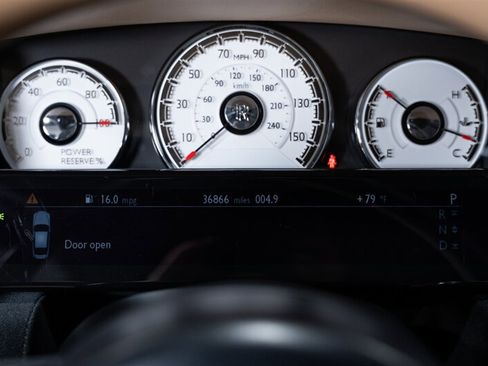 Used 2019 Rolls-Royce Wraith RWD image 17