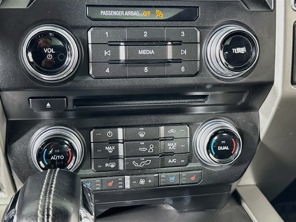 Used 2017 Ford F150 Lariat w/ Equipment Group 502A Luxury AWD/4WD image 21