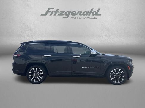 Used 2023 Jeep Grand Cherokee L Overland w/ Luxury Tech Group IV AWD/4WD image 4