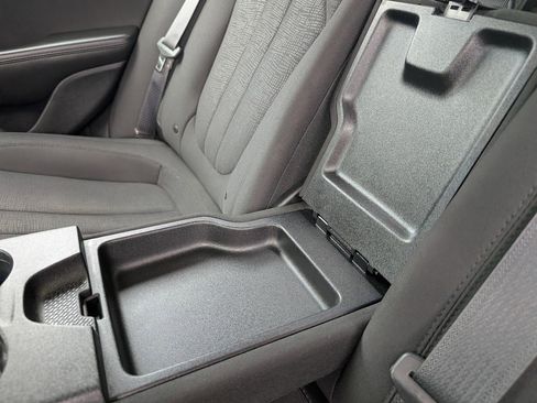 Used 2015 Chrysler 200 Limited w/ Convenience Group image 9