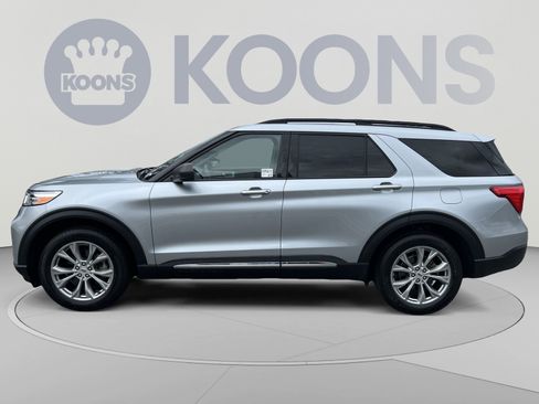 Used 2023 Ford Explorer XLT w/ Equipment Group 202A AWD/4WD image 2