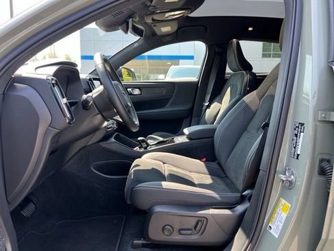 Used 2023 Volvo C40 P8 Recharge Ultimate AWD/4WD image 21