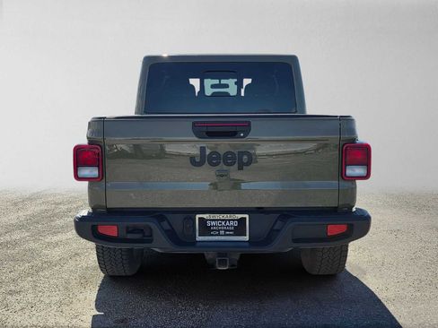 Used 2025 Jeep Gladiator Mojave AWD/4WD image 4