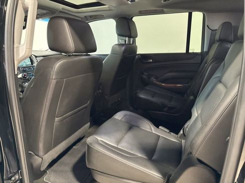 Used 2018 Chevrolet Suburban Premier AWD/4WD image 33