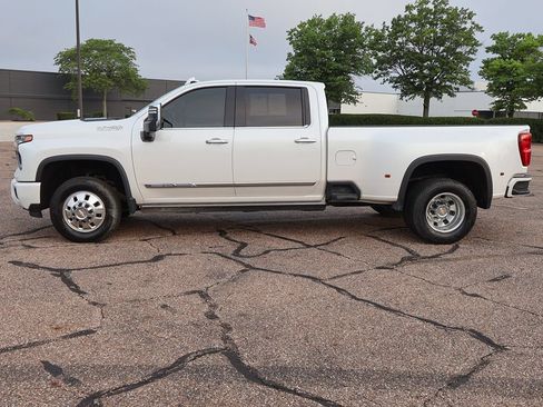 Used 2025 Chevrolet Silverado 3500 High Country w/ Technology Package AWD/4WD image 23