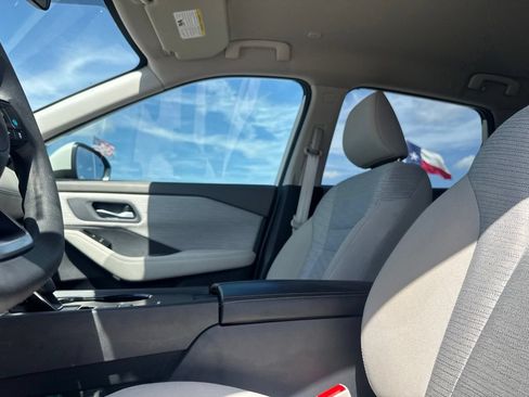 Certified 2023 Nissan Rogue SV FWD image 34