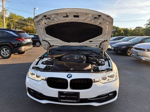 Used 2018 BMW 330i xDrive Sedan AWD/4WD image 9