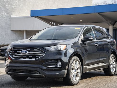 Used 2022 Ford Edge Titanium image 3