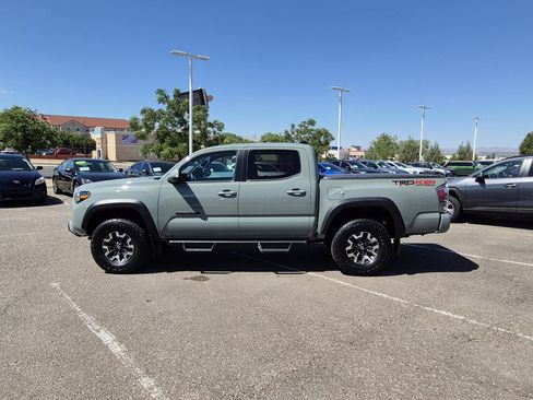 Used 2023 Toyota Tacoma TRD Off-Road w/ Advanced Technology Package AWD/4WD image 2