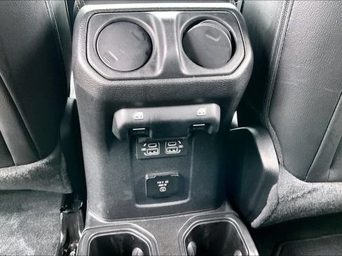 Used 2023 Jeep Gladiator Overland w/ Popular Equipment Package AWD/4WD image 11