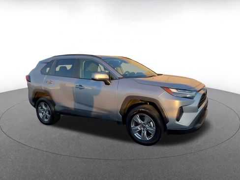 Used 2025 Toyota RAV4 XLE image 2