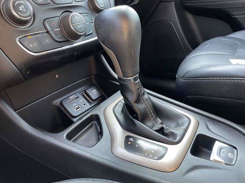 Used 2014 Jeep Cherokee Limited FWD image 30
