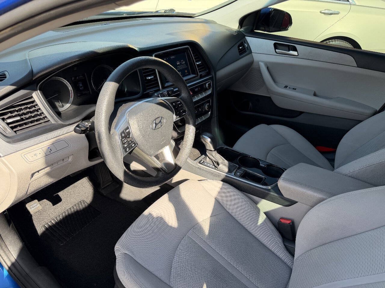Used 2018 Hyundai Sonata SE FWD image 11