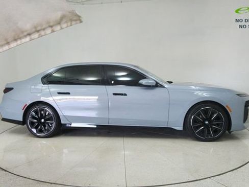 Used 2024 BMW 740i xDrive w/ Premium Package image 69