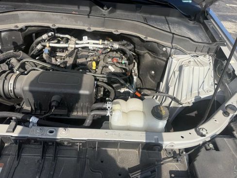 Used 2024 Ford Explorer XLT w/ Equipment Group 202A AWD/4WD image 66