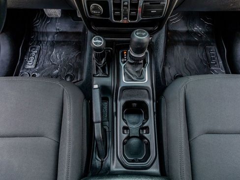 Used 2022 Jeep Wrangler Unlimited Sport image 28