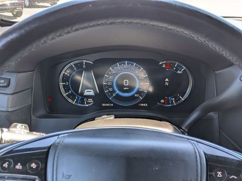 Used 2020 Cadillac Escalade Platinum image 22