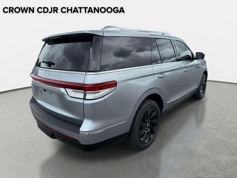 Used 2023 Lincoln Navigator Reserve AWD/4WD image 6