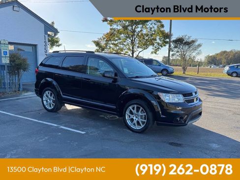 Used 2018 Dodge Journey SXT image 1