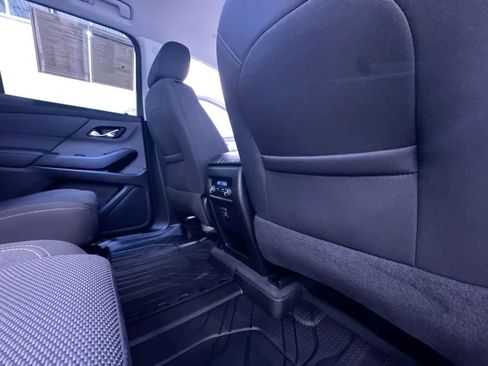 Used 2020 Chevrolet Traverse LT w/ Driver Confidence II Package image 41