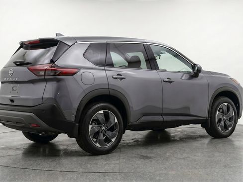 Used 2025 Nissan Rogue SV AWD/4WD image 9