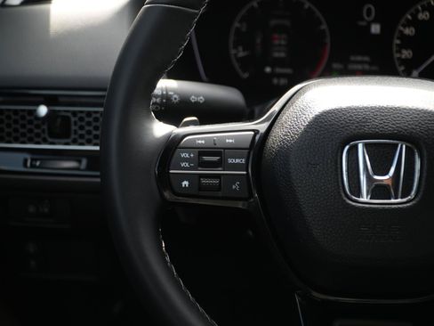 Used 2018 Honda Civic EX image 21
